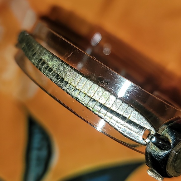 Vintage Lark Automatic‎ Watch with 10K Gold Filled Band Silvertone White Gold - Picture 5 of 9